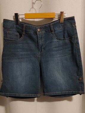 (5/$20) SoundStyle Women's Blue Denim Jean Shorts